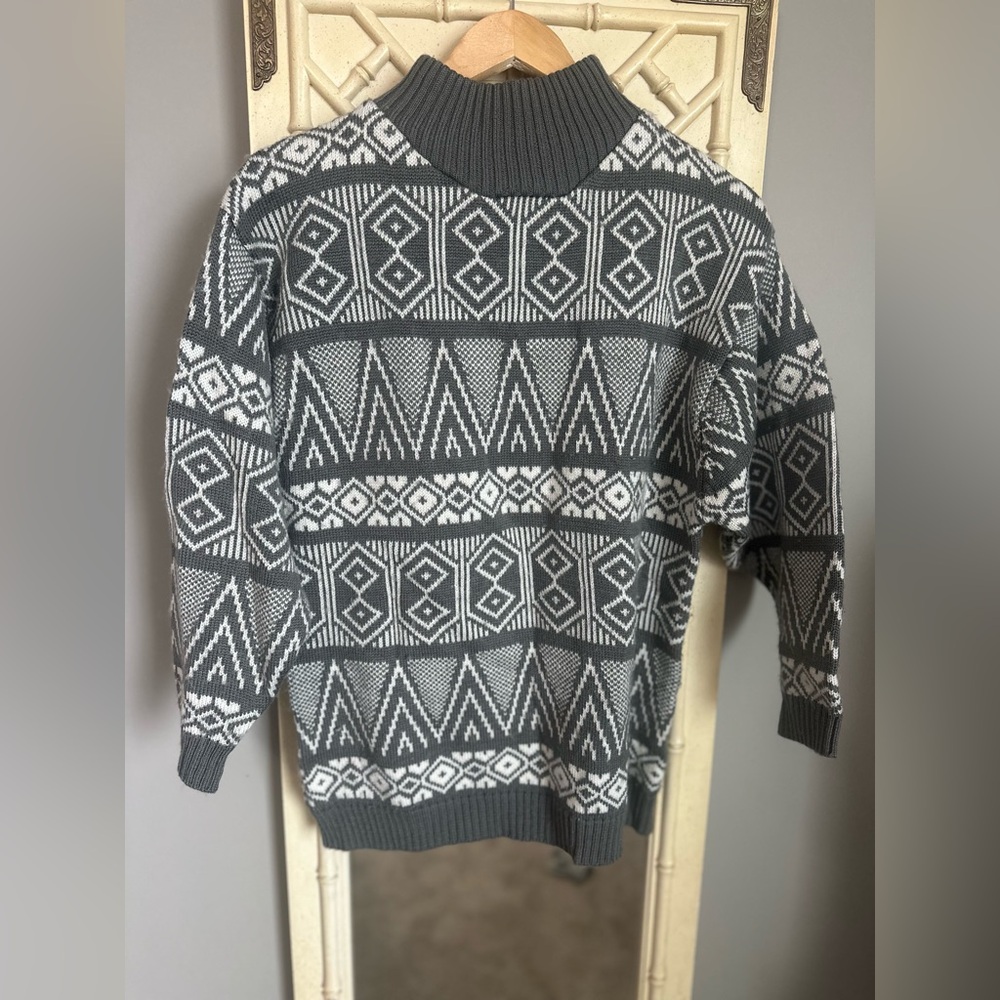 Vintage Gray and White Mock Neck Sweater with Geometric Patterns Unisex Small